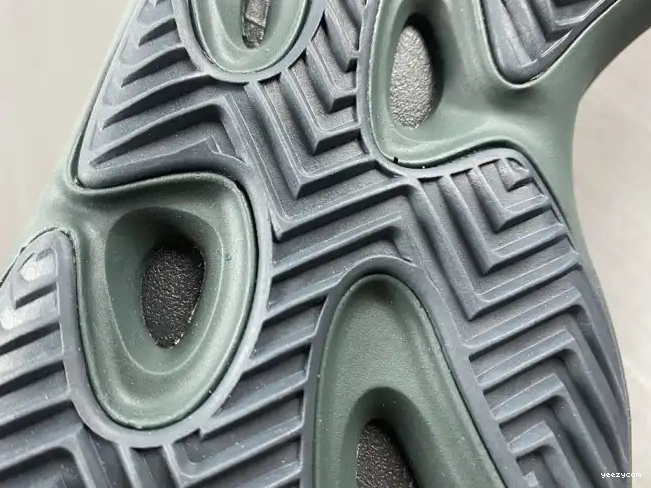 V3 Adidas Copfade Yeezy GY4109 Boost 700 0705